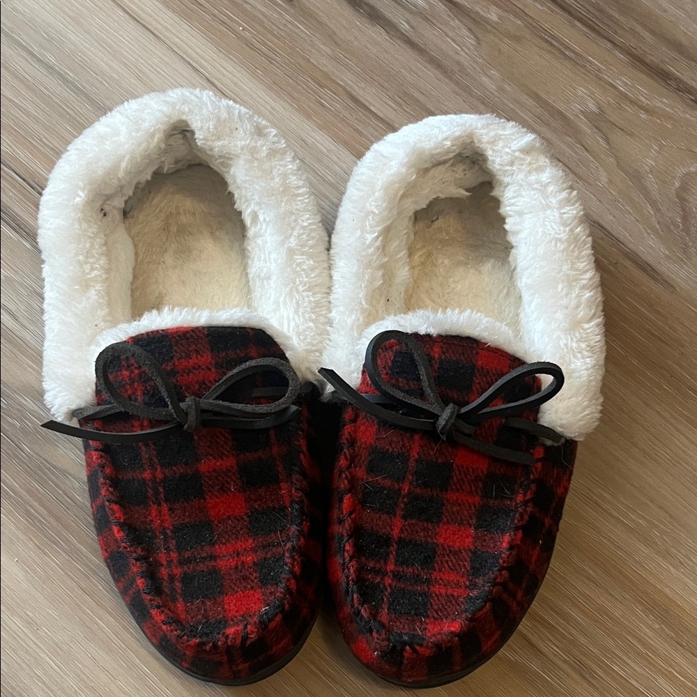 Plaid Red and Black Women's Slippers NWOT